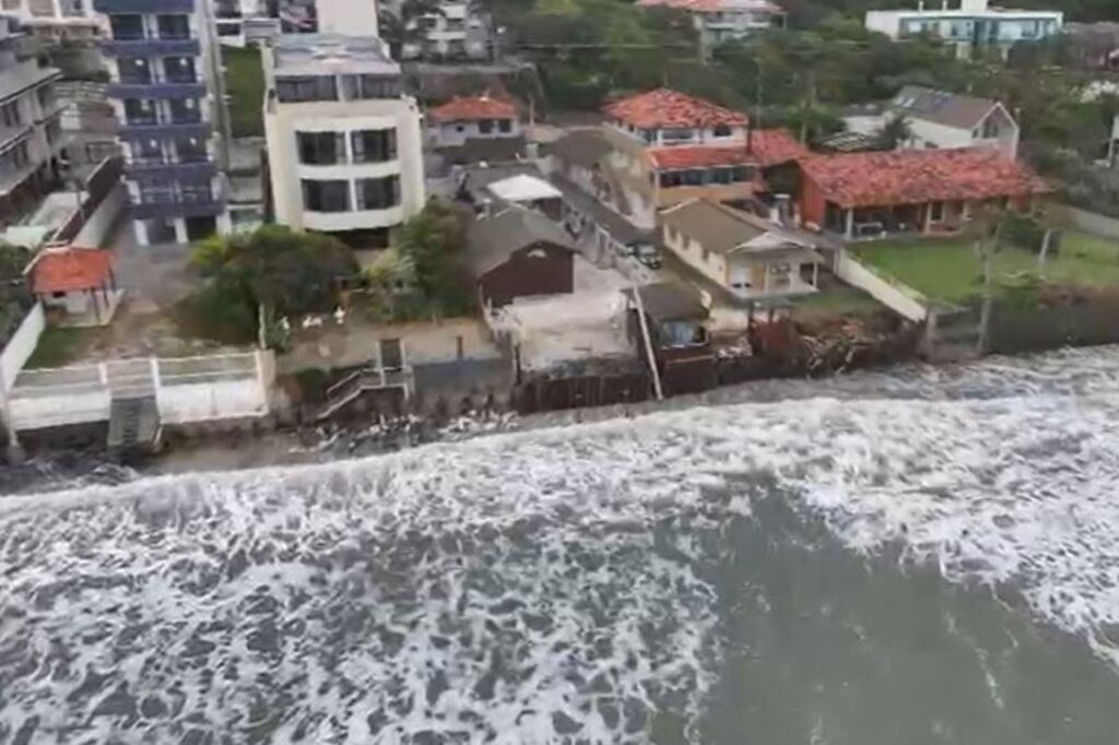 ressaca nos ingleses nao tem relacao com engorda da praia
