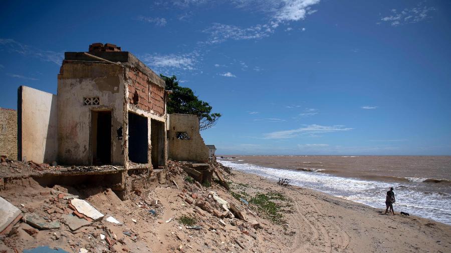 ruinas de casa destruida na praia de atafona 1644852310358 v2 900x506